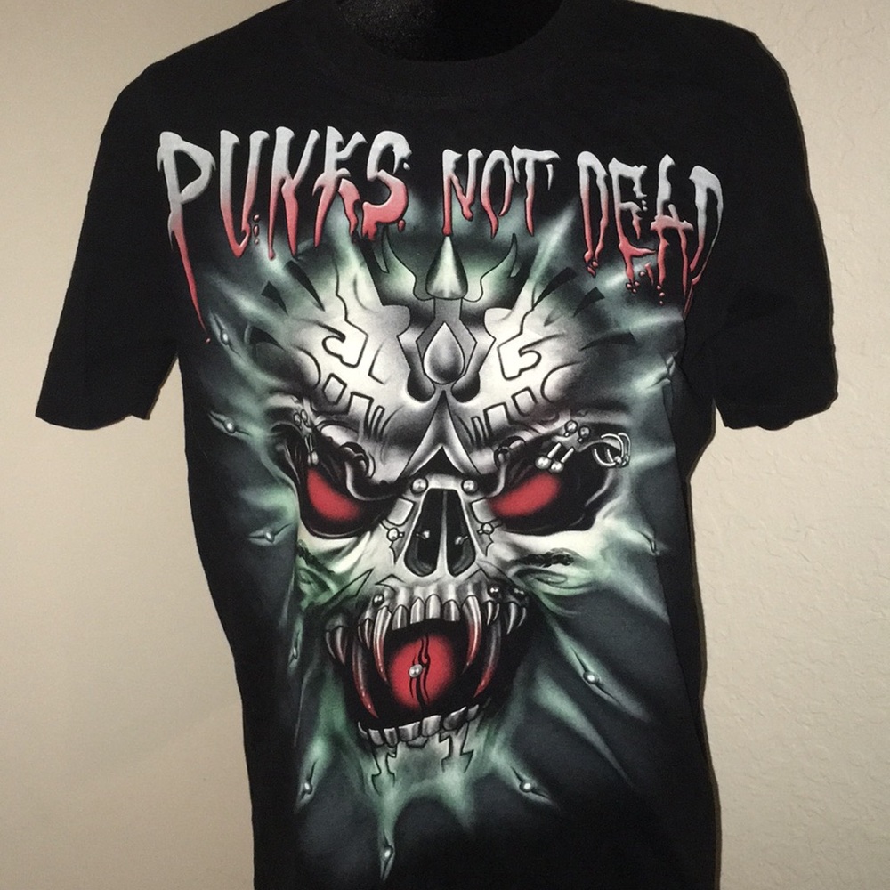 Rock Chang punks not dead Tee